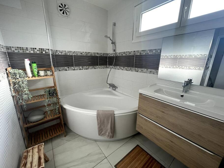 Apartment Hana 6 Personnes Parking Public Gratuit Business&family Mantes-la-Jolie